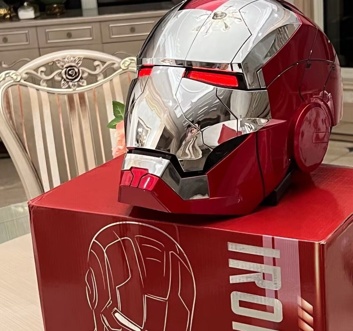 Iron Man Helmet Jarvis 1:1 Collectible Mk5 Helmet Intelligent Voice Control Three-In-One Technology Can Light Up And Open And Close